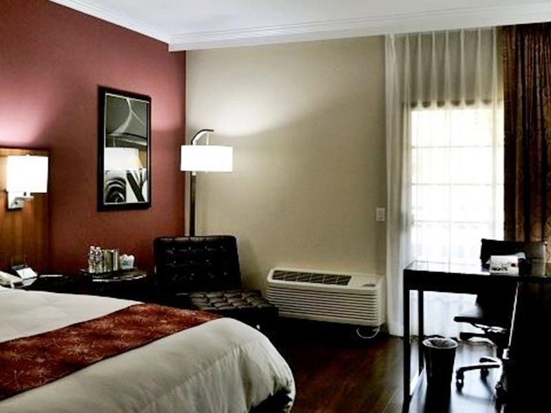 Doubletree By Hilton Chatsworth Hotel