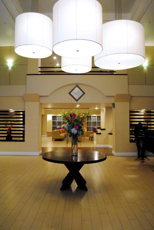 Hotel Doubletree By Hilton Chatsworth